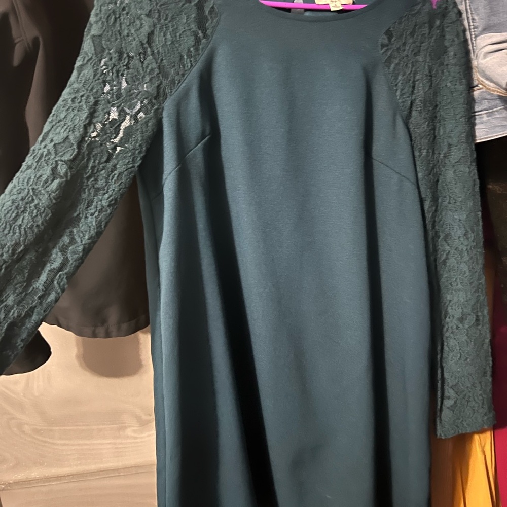 Elegant Teal Lace Sleeve Dress